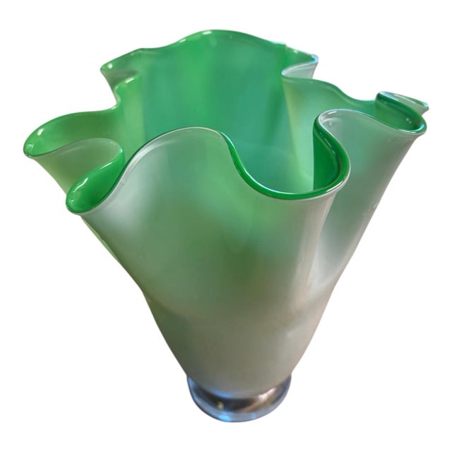 Green and White Art Glass Vase, Ruffled Handkerchief Rim, Hollywood Regency Cased Glass Statement Centerpiece For Sale In Indianapolis - Image 6 of 7