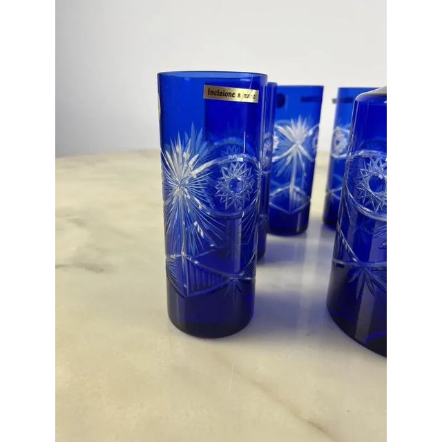 Italian Bottle and Colored Lead Crystal Glasses, 1980, Set of 7 For Sale - Image 6 of 11