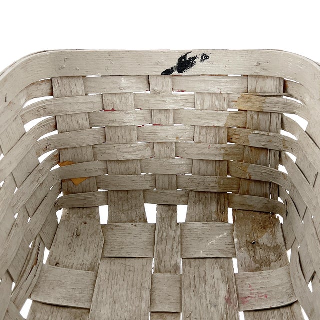 Antique 1910s WWI Era Painted Gray Splint Carrying Basket With Red First Aid Red Cross For Sale - Image 9 of 11