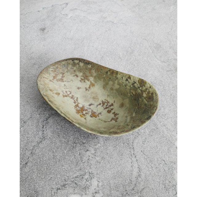 Mid-Century Modern Swedish Green Stoneware Free Form Bowl from Hans Hedberg, France, 1950s For Sale - Image 4 of 7