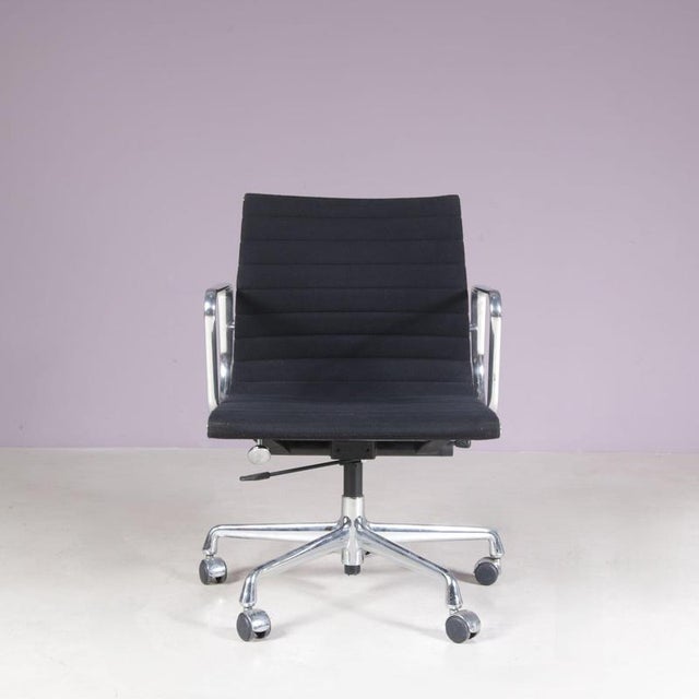 Model EA118 Desk Chair with Chrome Base, Black Hopsack Upholstery and Aluminium Armrests by Charles & Ray Eames for Vitra, Germany, 2000s For Sale - Image 13 of 15