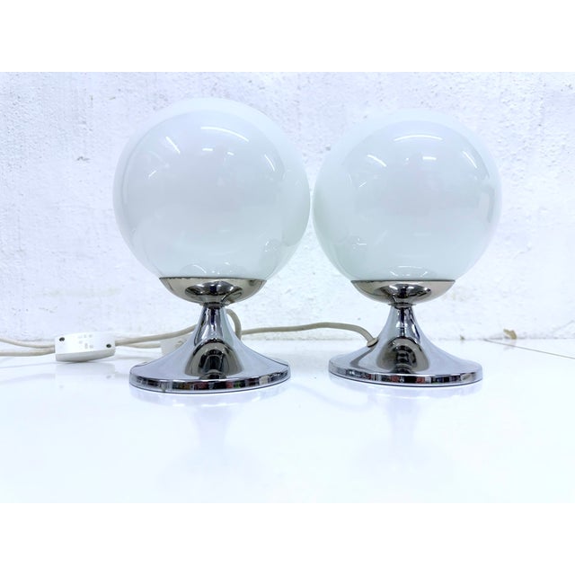 Metal Small Vintage Space Age Spherical Table Lamps in Chrome and Glass, 1970s, Set of 2 For Sale - Image 7 of 7