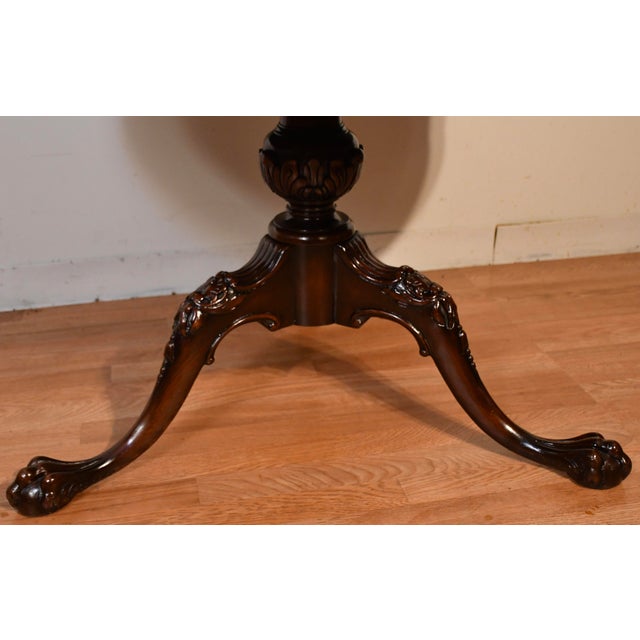 1930s English Chippendale Mahogany & Leather Top Round Center Table / Hall Table For Sale - Image 4 of 15