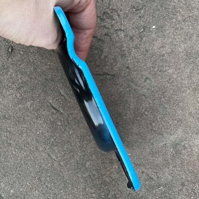 Sky Blue Vintage Reinhardt’s, Old Chum Lager, White House Ale, Salvador Enamel Ashtray. For Sale - Image 8 of 12