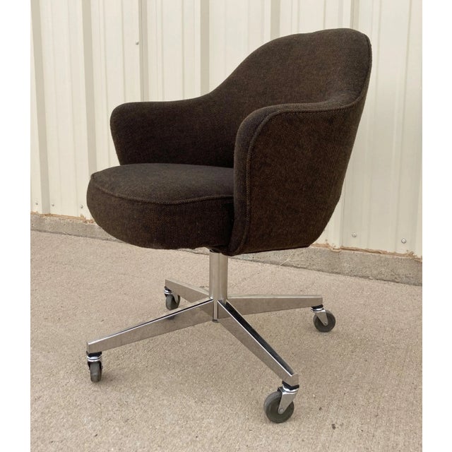 1970s Saarinen Executive Arm Chairs - Set of 2, by Knoll For Sale - Image 5 of 11