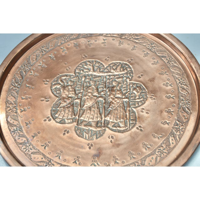 English Early 20th Century Handmade Babylonian-Patterned Persian Copper Tray For Sale - Image 3 of 8