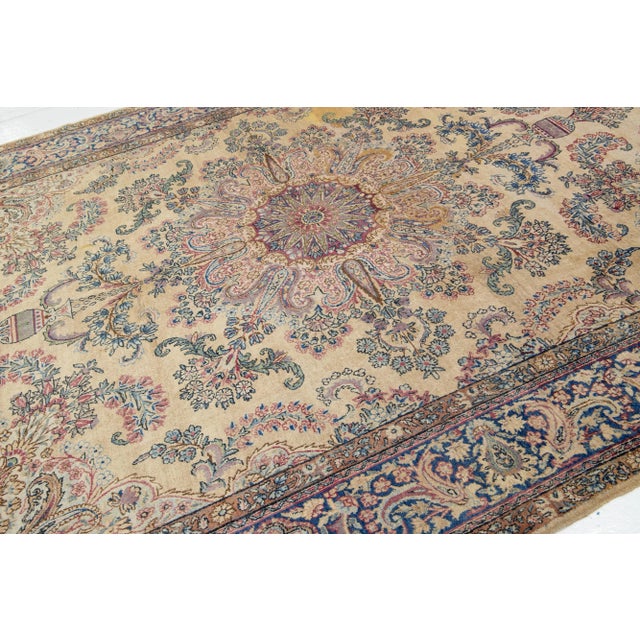 1920s 8 X 11 Antique Kerman Wool Rug in Tan With a Rosette Motif For Sale - Image 5 of 10