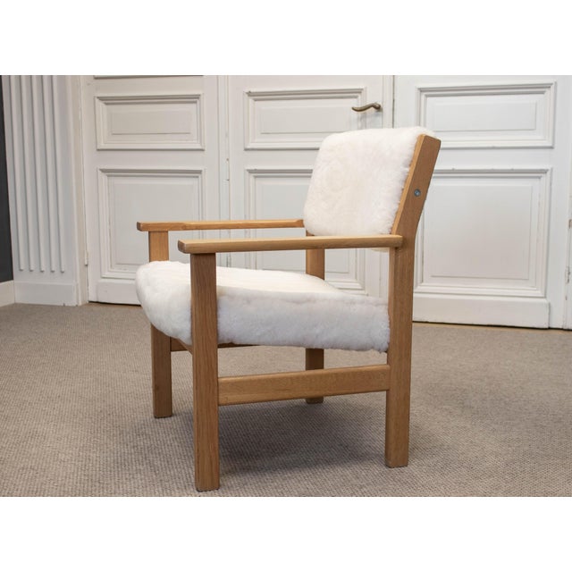 Wood Oak Armchair with White Sheep Fur Upholstery by Hans J. Wegner, 1980s For Sale - Image 7 of 12