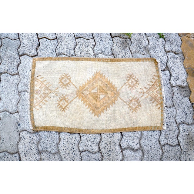 Vintage Mid Century Turkish Rug For Sale - Image 6 of 6