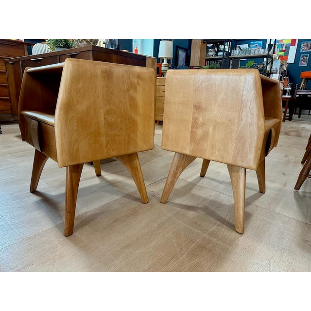 1940s Pair of Heywood Wakefield 'Kohinoor' Nightstands For Sale - Image 10 of 14