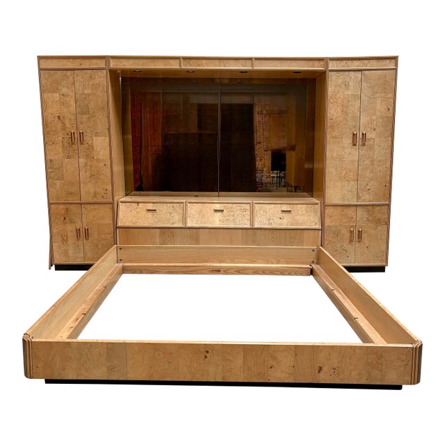 Late 20th Centuryv Attributed to Henredon Scene Two Burl King Bedroom Set For Sale