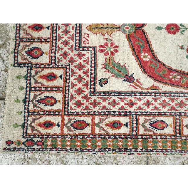 Galerie Shabab Collection Mid-20th Century Indian Cotton Agra Throw Rug For Sale In New York - Image 6 of 8