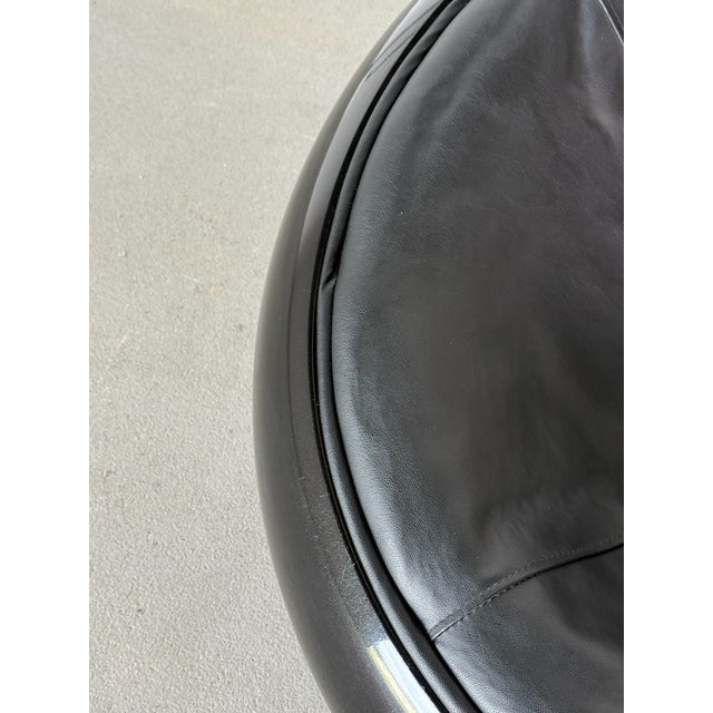 1970s 1970s Space Age Lounge Chair in Black Polycarbonate With Integrated Leather Seat For Sale - Image 5 of 5