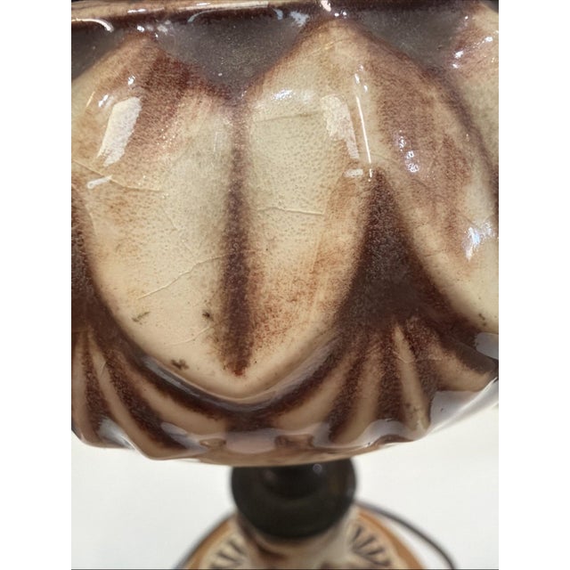 1970s Vintage Hollywood Regency Pottery Ceramic Table Lamp Brass Wood 24" Brown For Sale - Image 5 of 8