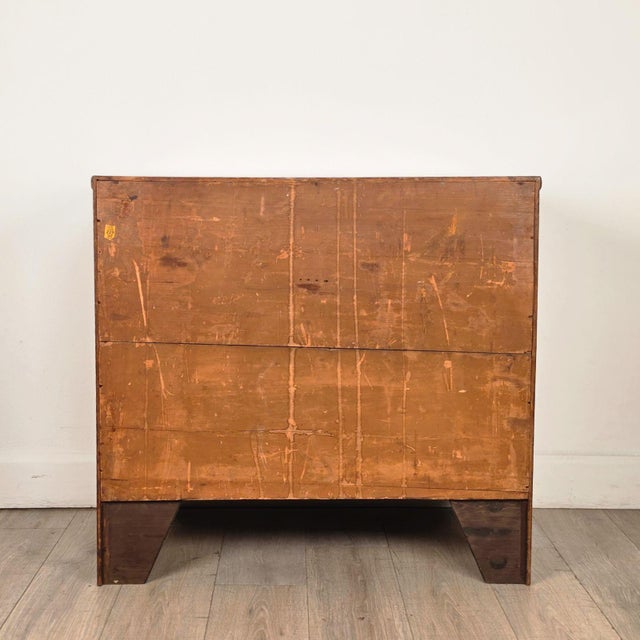 Early 19th Century George III Mahogany Chest of Drawers, England Circa 1800 For Sale - Image 5 of 12
