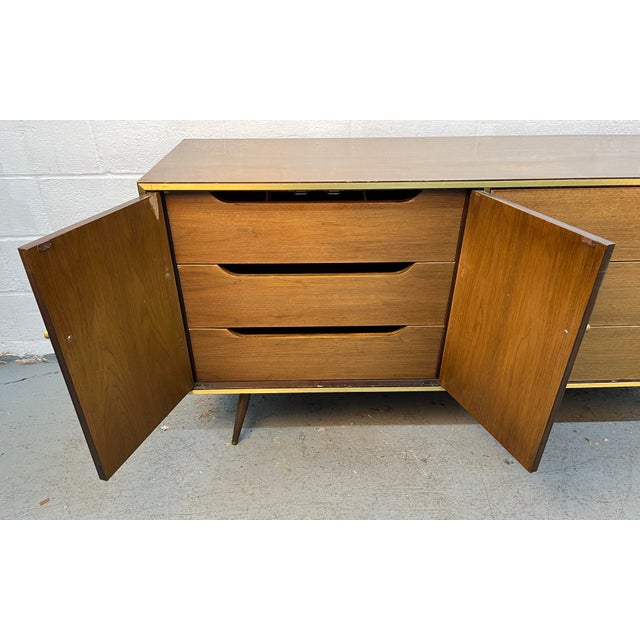 Mid-Century Modern Walnut and Brass Six Drawer Dresser For Sale - Image 15 of 18