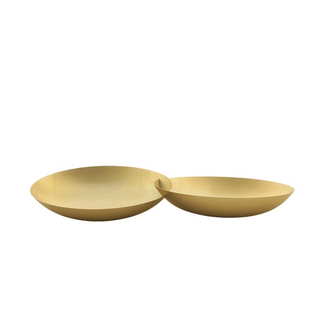 This bowl is made of satin brass with the AGHI texture.