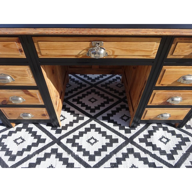 Large desk made entirely of solid pine. Vintage model, 1940s, suitable for a centerpiece. The back is fully covered in...