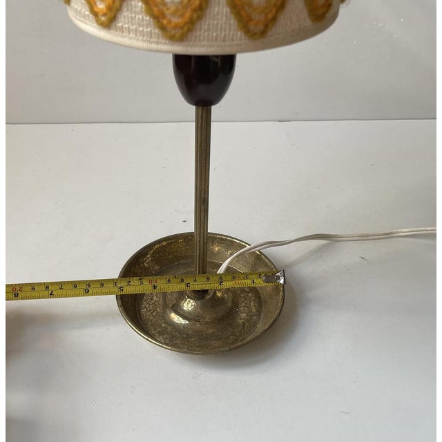 Light Yellow Vintage Hippie Table Lamp with Ashtray, Brass Base, & Wool Shade, 1970s For Sale - Image 8 of 10