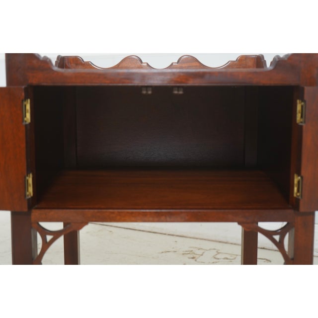 2000 - 2009 Stickley Colonial Williamsburg Chippendale Mahogany Bedside Nightstand For Sale - Image 5 of 17