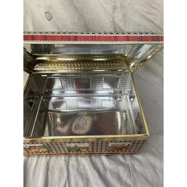 German Lebkuchen Schuhmann Tin Cake Box For Sale - Image 4 of 9