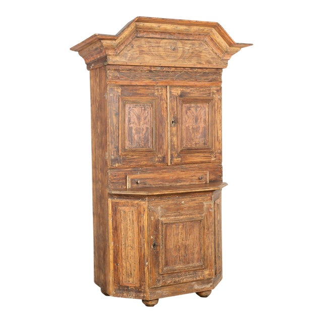 Swedish Pine Dalarna Cabinet Cupboard, Circa 1800-20 For Sale