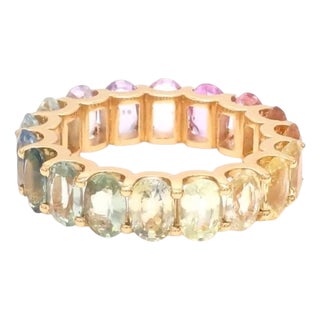 Natural 10.18 cts rainbow sapphire band ring in 18k gold For Sale