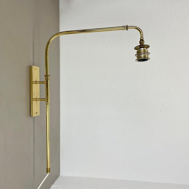 1950s Large Adjustable Brass Wall Light in the style of Stilnovo, Italy, 1950s For Sale - Image 5 of 18