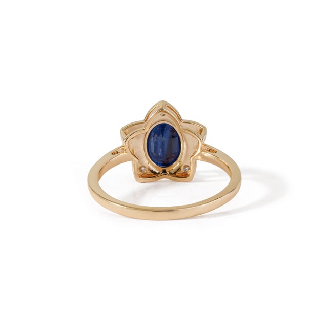 14k Yellow Gold 1.3ct Oval Deep Blue Sapphire & Diamond Star Cluster Ring Size 4 For Sale - Image 10 of 18