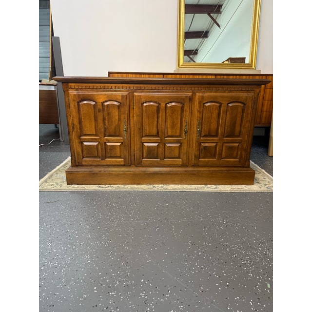 1980s Ethan Allen Classic Manor Sideboard For Sale - Image 12 of 12