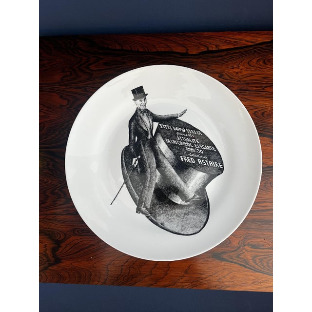 Collectible ceramic plate, the code on the back D-87 indicates the year of production in which Richard Ginori made it. The...