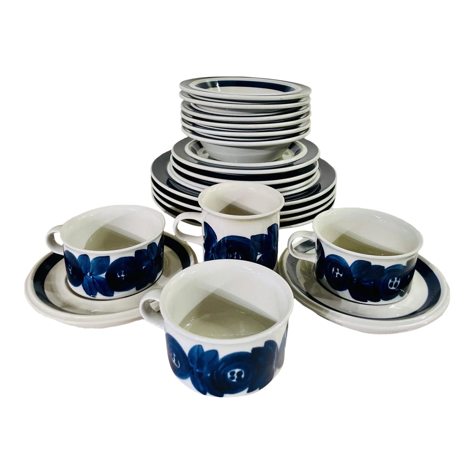 ARABIA FINLAND 青い家の置物 1960s 19-Piece Arabia of Finland Anemone Blue Dish Set Designed by