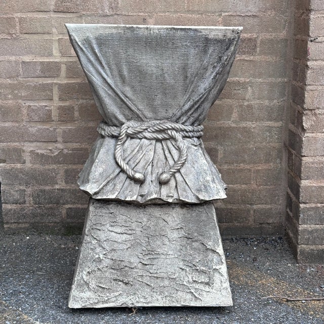 Plastic 1960s Pedestal in the Style of John Dickinson For Sale - Image 7 of 7