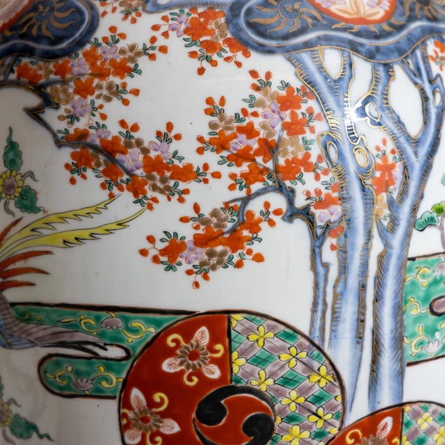 Pair of large Imari Porcelain Vases, Japan, Late 19th 20th Century For Sale In New York - Image 6 of 18
