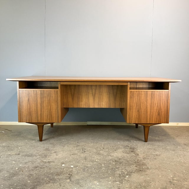 Vintage Bauhaus Desk in Walnut from WK Möbel, 1960s For Sale - Image 14 of 16