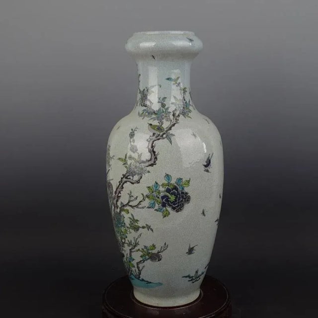 Chinese Vintage Porcelain Vase Qing Dynasty Qianlong Marked Crackle Glaze Famille Verte Porcelain Vase Hand Painted Flowers and Birds Pattern For Sale In Seattle - Image 6 of 8