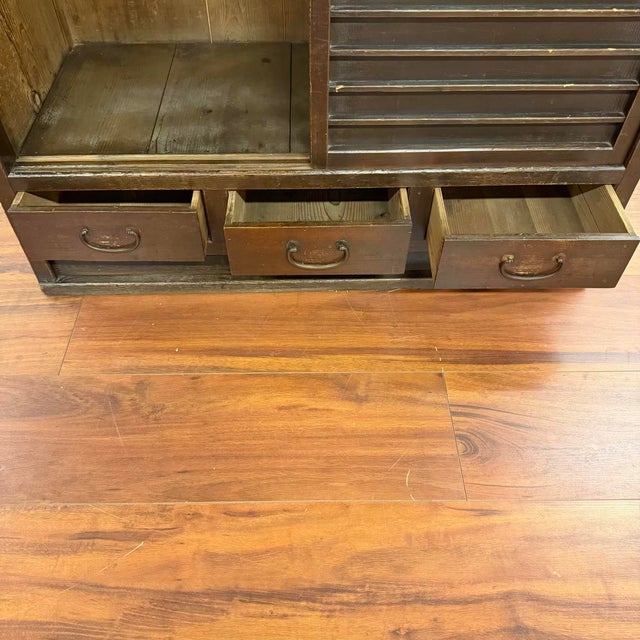 Vintage Japanese Mizuya Tansu Chest With Textured Glass and Sliding Doors For Sale - Image 11 of 18