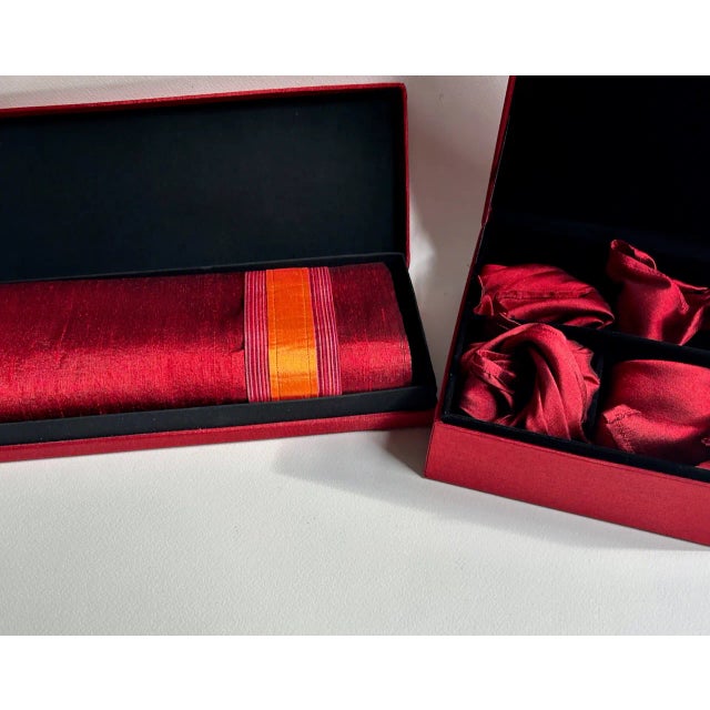 Late 20th C. Boxed Set of 4 Walai Crimson & Orange Stripe Silk Placemats & Napkins For Sale - Image 4 of 18