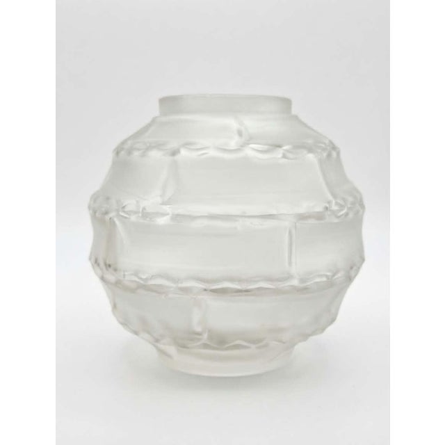 1920s Vintage Ball Vase in Molded Pressed Glass by André Hunebelle, 1920s For Sale - Image 5 of 5