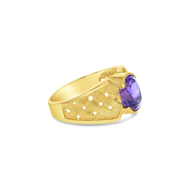 Contemporary Oval Amethyst Ring with Basketweave Band 14k Yellow Gold, Size 5 For Sale - Image 3 of 3