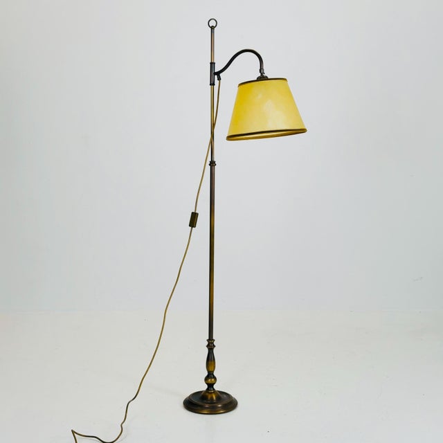 Mid-Century Modern Adjustable Brass Column Floor Lamp, Italy, 1930s For Sale - Image 3 of 11