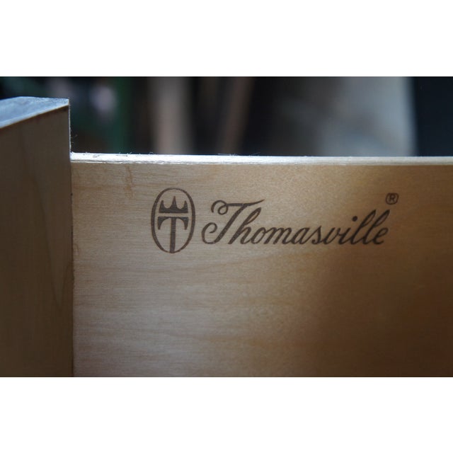 Thomasville 18th Century Flame Mahogany Bow Front Bedside Chests Nightstands, A Pair For Sale - Image 12 of 13