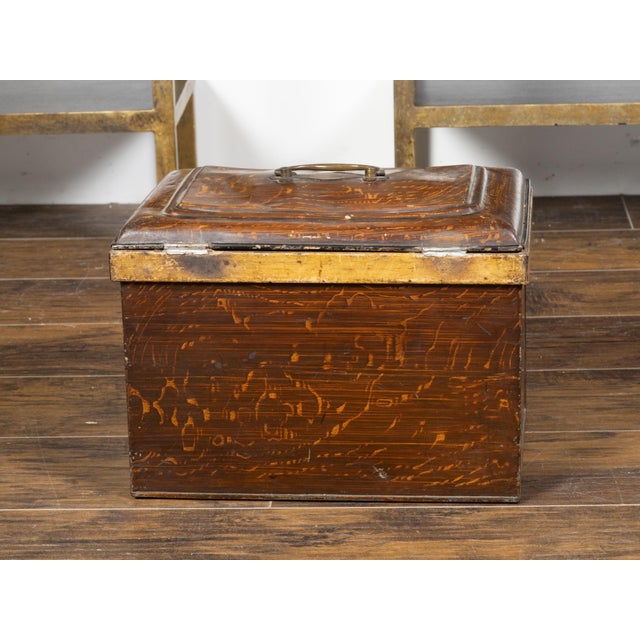 French 1890s Rustic Painted Tôle Box with Wood Grain Finish and Goldenrod Accent For Sale - Image 11 of 11