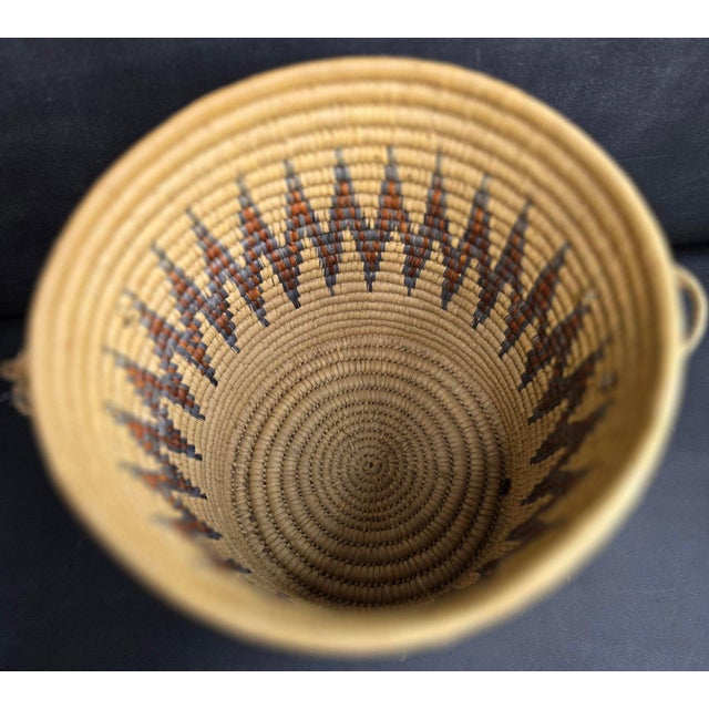 Late 20th Century Large Hand Woven African Coil Basket With Earth Tone Geometric Pattern For Sale - Image 4 of 9