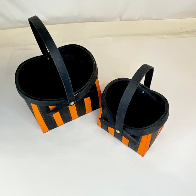1980s Vintage Americana Hollywood Regency Halloween Striped Wood Baskets - A Pair. For Sale - Image 4 of 8