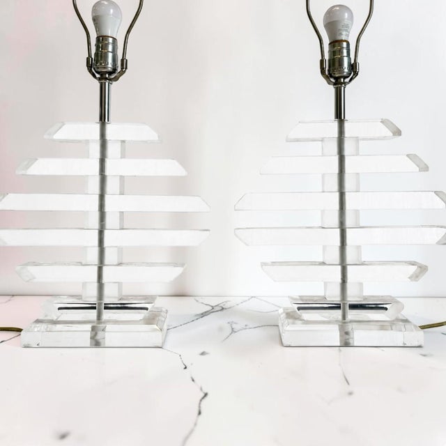 1970s Multilayer Lucite Table Lamps - a Pair For Sale In Miami - Image 6 of 8