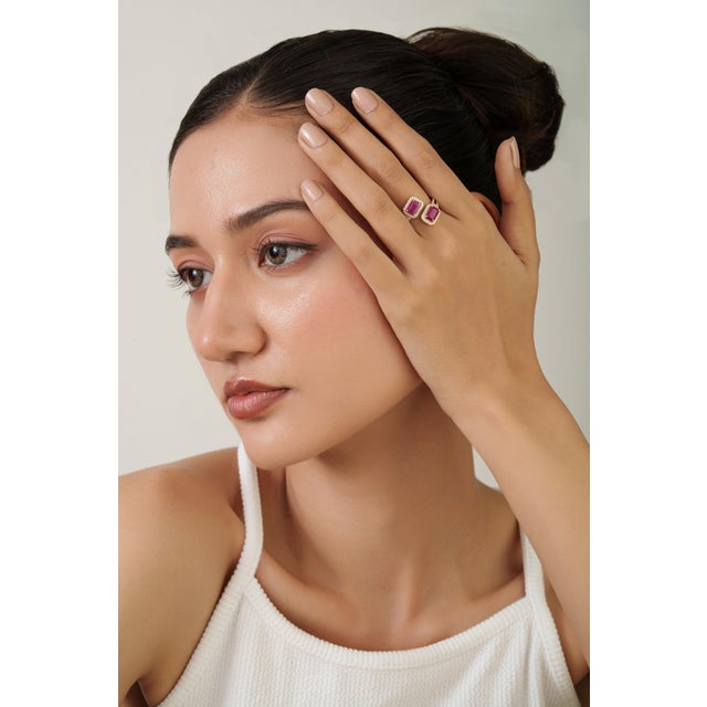 Metal VRJewels 3.16 Ct Mozambique Ruby Diamond Bypass Ring Size 4 in 14k Gold For Sale - Image 7 of 16