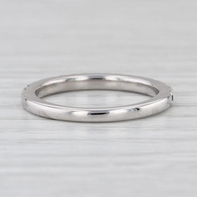 This lovely Vera Wang ring is classic but verstile accessory. The ring features alternation blue sapphires and white...