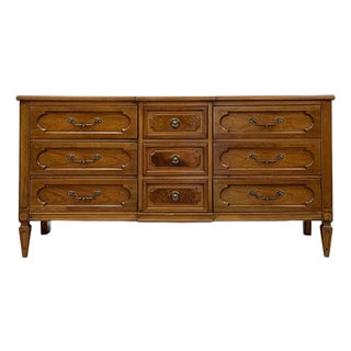 Vintage Thomasville 9-Drawer Dresser Transitional Wood Chest MCM Ornate Long Boy For Sale