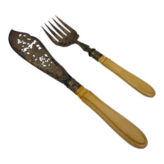 Antique Victorian RMJ & Co Sheffield Engraved Silver-Plate Fish Serving Set For Sale
